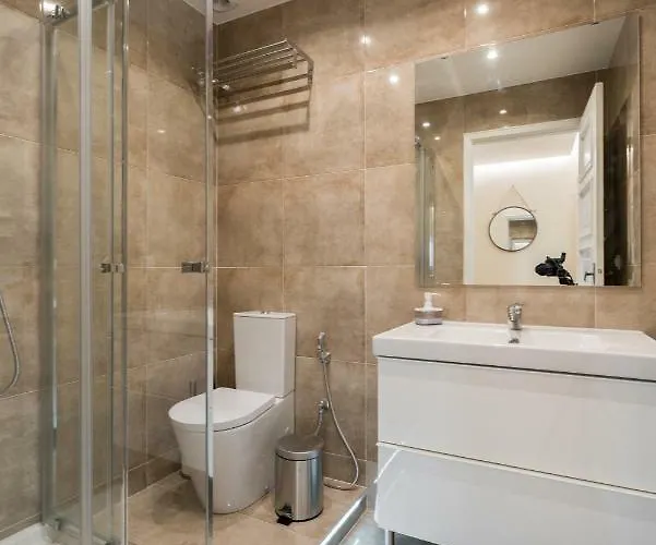 Strategically Located, Pleasure Guaranteed Apartment *